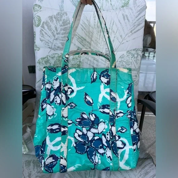 Chanel   large floral tote. - Picture 7 of 15